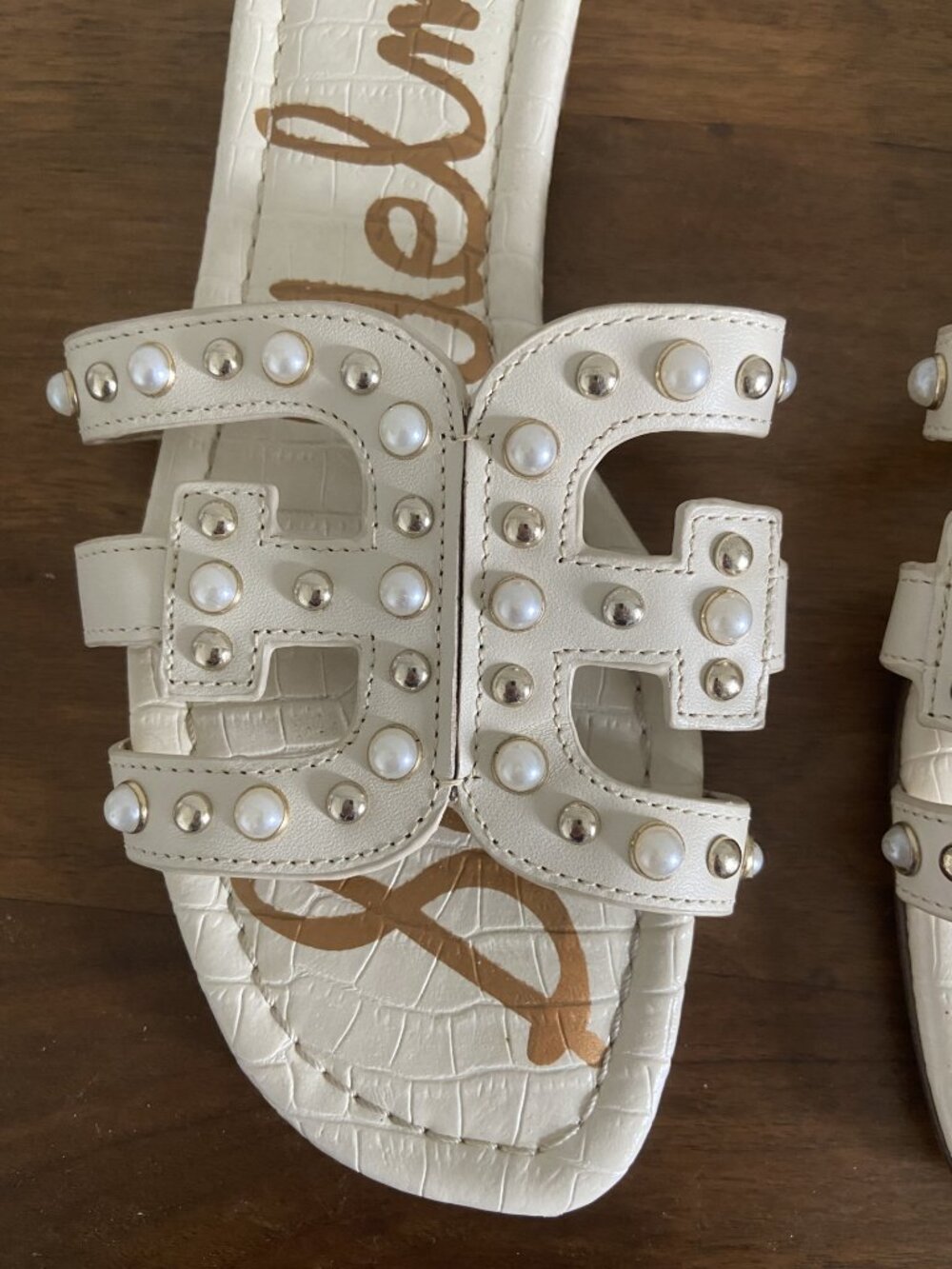 Sam Edelman Bay Slide Sandals Embellished with Pearls and Pale Gold Studs Sz 8.5 - Picture 2 of 6